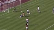 完美中锋！范巴斯滕88年欧洲杯对英格兰的神级演出